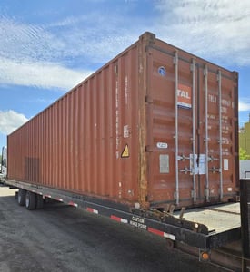 Livraison conteneur de 40 pieds à Montréal, Québec - Conteneurs KJS Containers Inc