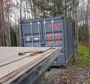 Ground preparation for 20-foot shipping container delivery in Montréal, Québec – Concrete blocks base – Conteneurs KJS Containers Inc. Ground preparation for 20-foot shipping container delivery in Montréal, Québec – Concrete blocks base – Conteneurs KJS Containers Inc.