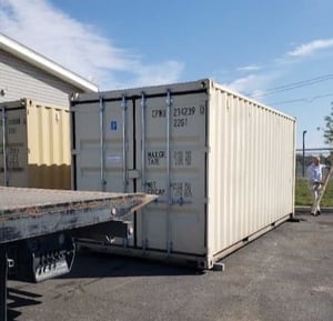 Ground preparation for 20-foot shipping container delivery in Montréal, Québec – Treated wood base – Conteneurs KJS Containers Inc. Ground preparation for 20-foot shipping container delivery in Montréal, Québec – Treated wood base – Conteneurs KJS Containers Inc.